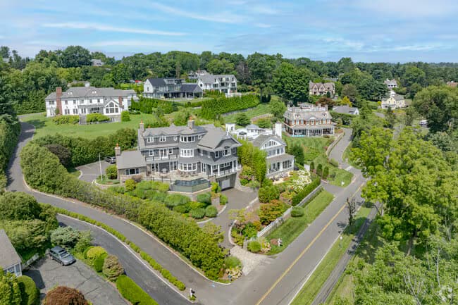 Belle Haven neighborhood in Greenwich CT - Greenwich's Most Exclusive Waterfront Peninsula