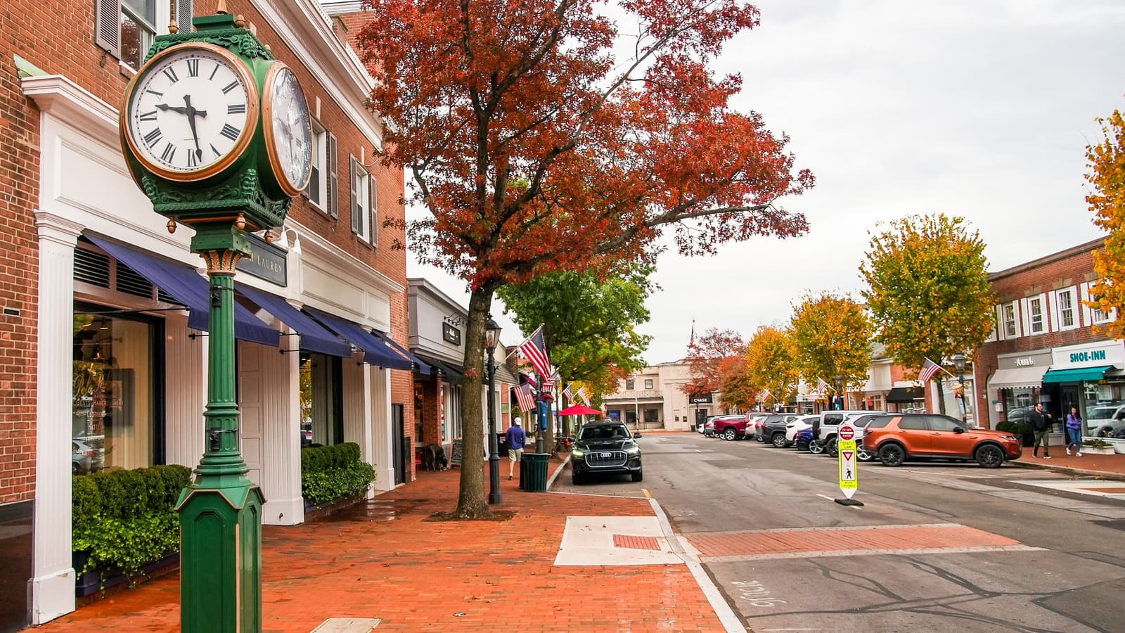 New Canaan neighborhood in Greenwich CT - Quintessential Connecticut elegance